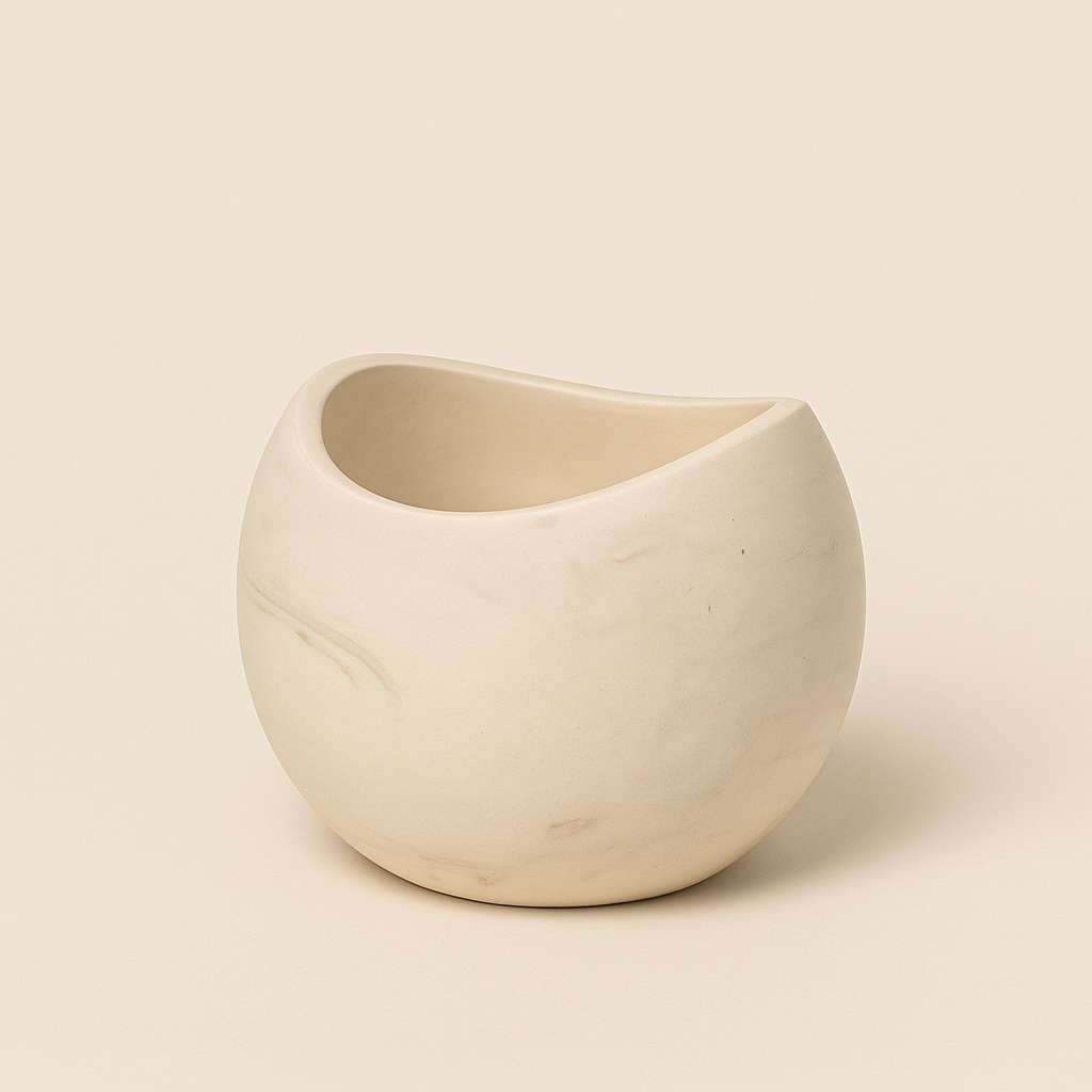 Umetnička ovalna činija od jesmonita. Idealna za dekoraciju stola ili čuvanje nakita. Ručno izrađeno u Srbiji.